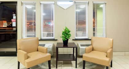 Super 8 by Wyndham Springfield East
