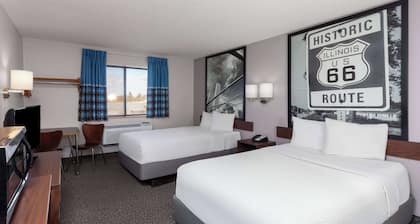 Super 8 by Wyndham Romeoville Bolingbrook