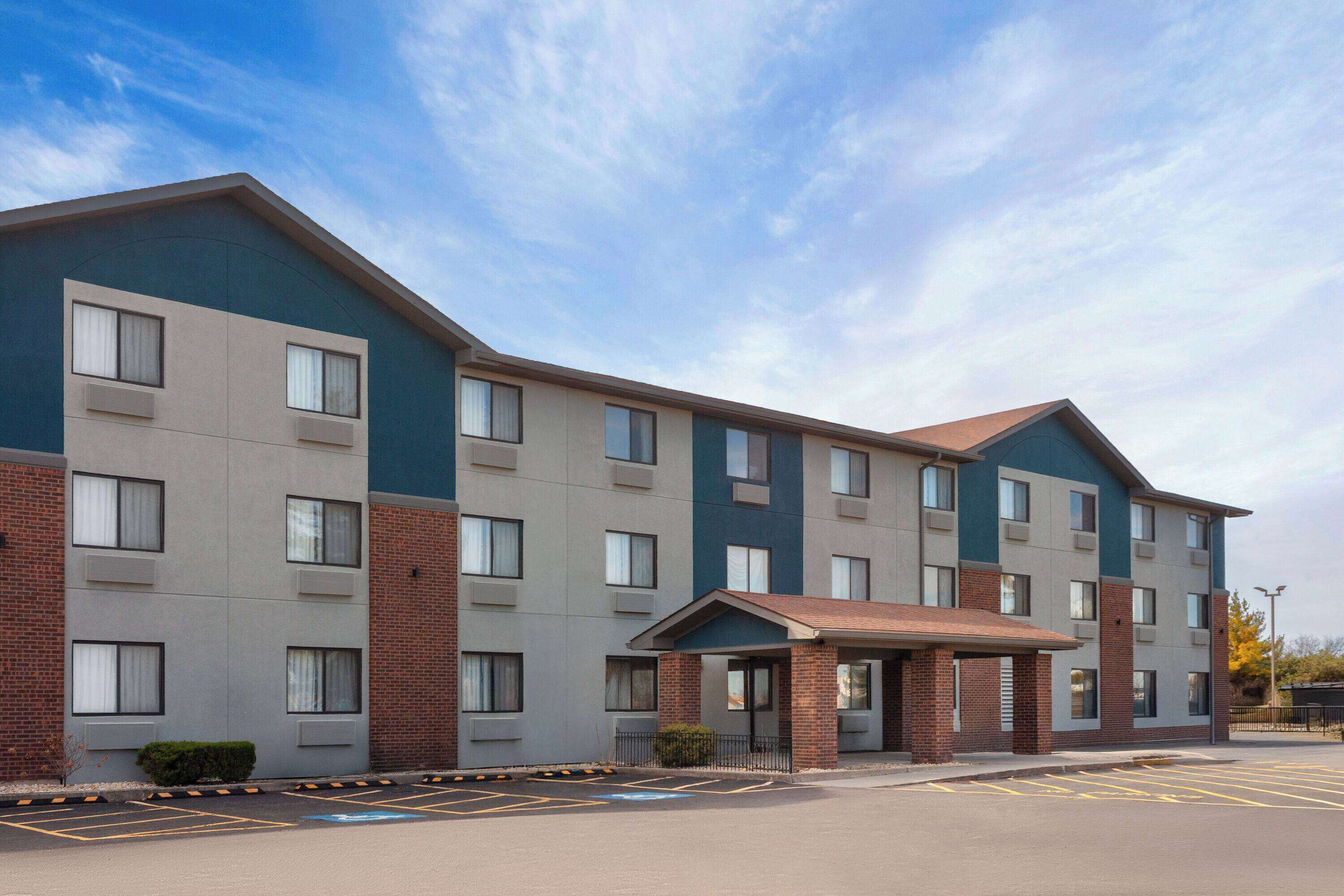 Foto - Super 8 by Wyndham Romeoville Bolingbrook