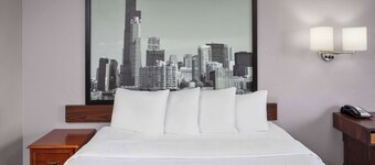 Super 8 by Wyndham Romeoville Bolingbrook