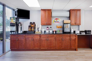 Free daily on-the-go breakfast - Super 8 by Wyndham Melbourne (Melbourne)