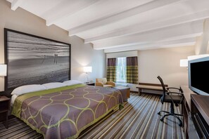 Lit avec matelas à plateau-coussin, bureau, fer et planche à repasser