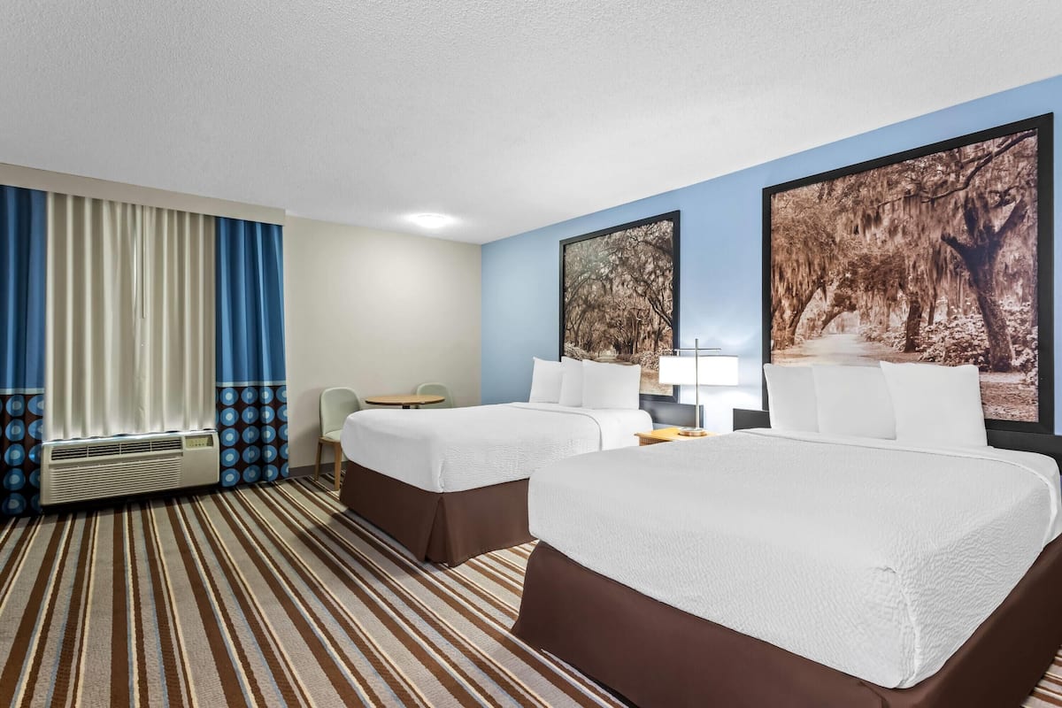 Room, 2 Double Beds, Non Smoking (2nd Floor) | Desk, iron/ironing board, cribs/infant beds, free WiFi