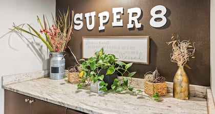 Super 8 by Wyndham Valdosta GA I-75