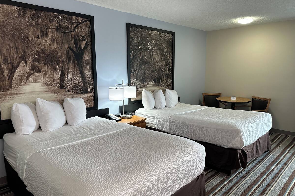 Business Room, 2 Double Beds, Non Smoking (2nd Floor)