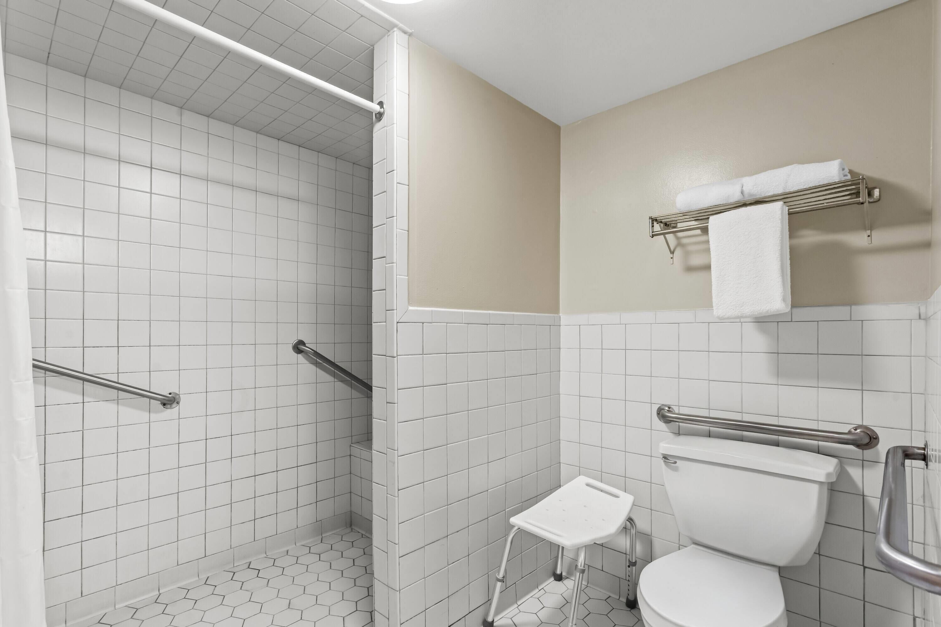 Engellilere uygun banyo