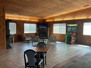 Business center - Motel 6 Stuart, IA (Stuart)