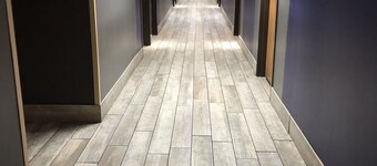 ซุปเปอร์ 8 บายวินด์แฮม เบดฟอร์ด สนามบิน DFW เวสต์