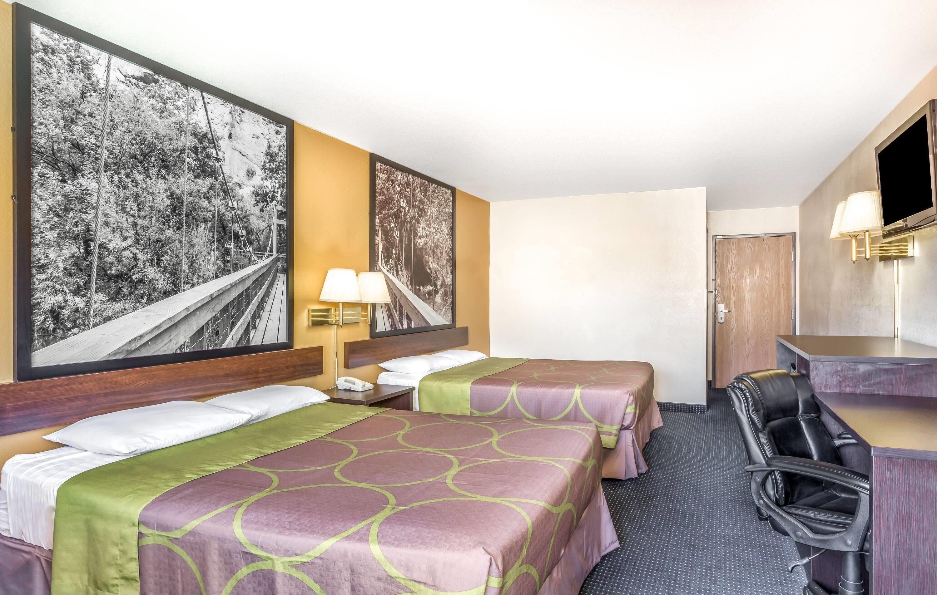 Escritorio, tabla de planchar con plancha y cunas gratuitas 