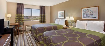 Super 8 by Wyndham Charles City