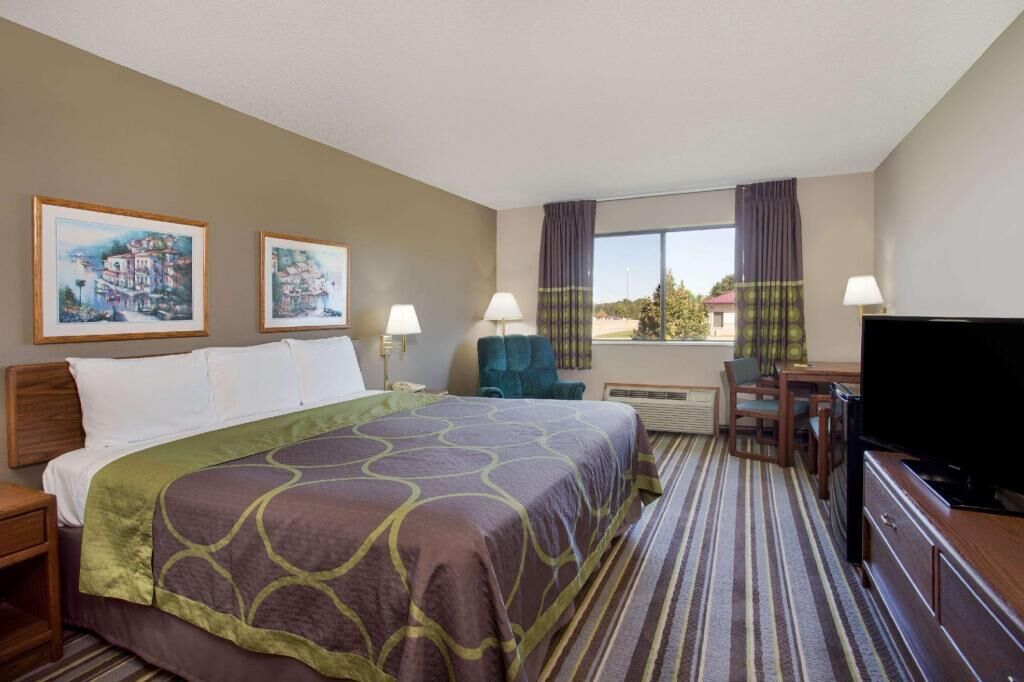 Verdunkelungsvorhänge, kostenlose Babybetten, Zustellbetten