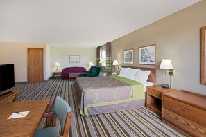 Studio Suite, 1 King Bed, Non Smoking | Blackout drapes, free cribs/infant beds, rollaway beds, free WiFi