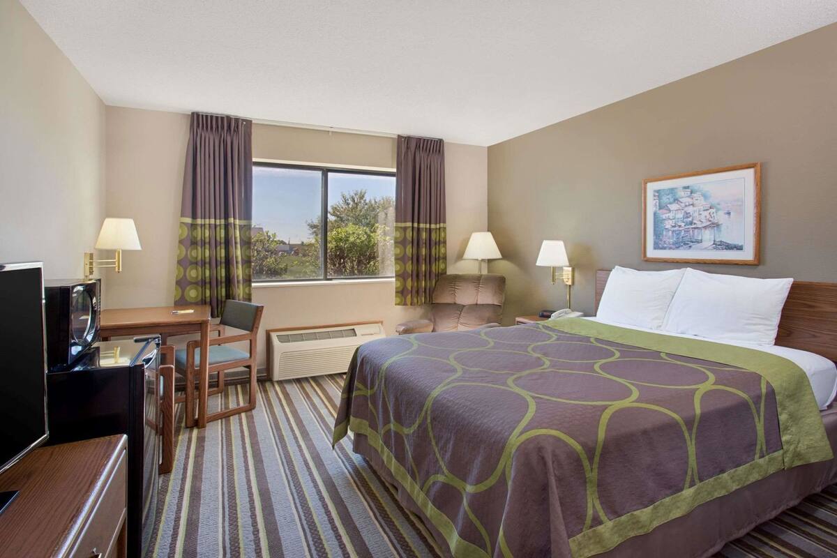 Verdunkelungsvorhänge, kostenlose Babybetten, Zustellbetten