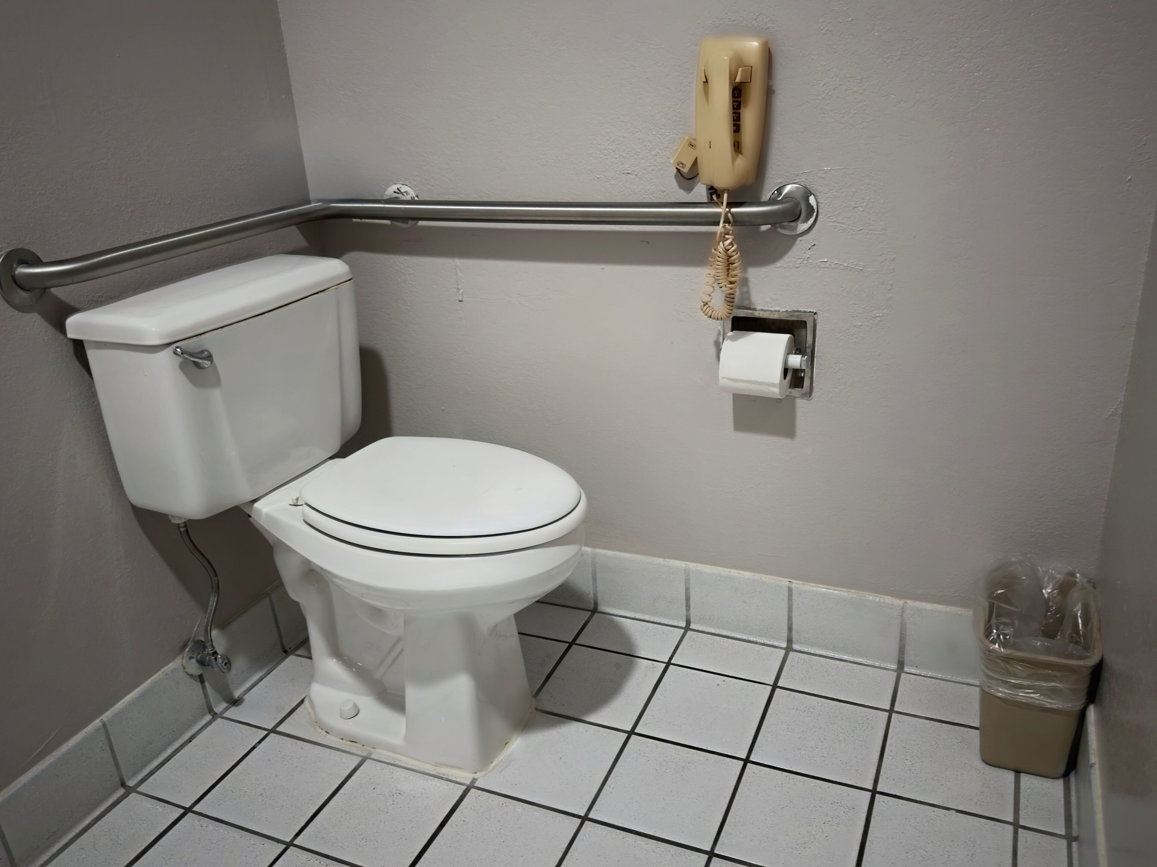 Combined shower/tub, free toiletries, towels, soap