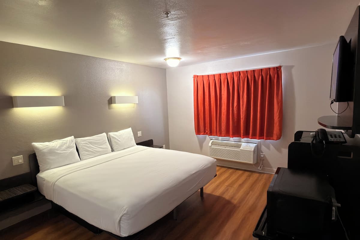 Escrivaninha, Wi-Fi de cortesia, roupa de cama