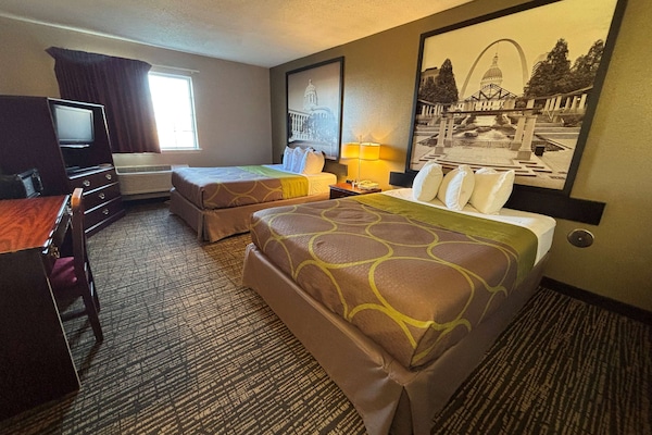 Caja de seguridad en la habitación y cortinas blackout