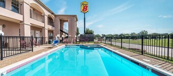Super 8 by Wyndham Greenville