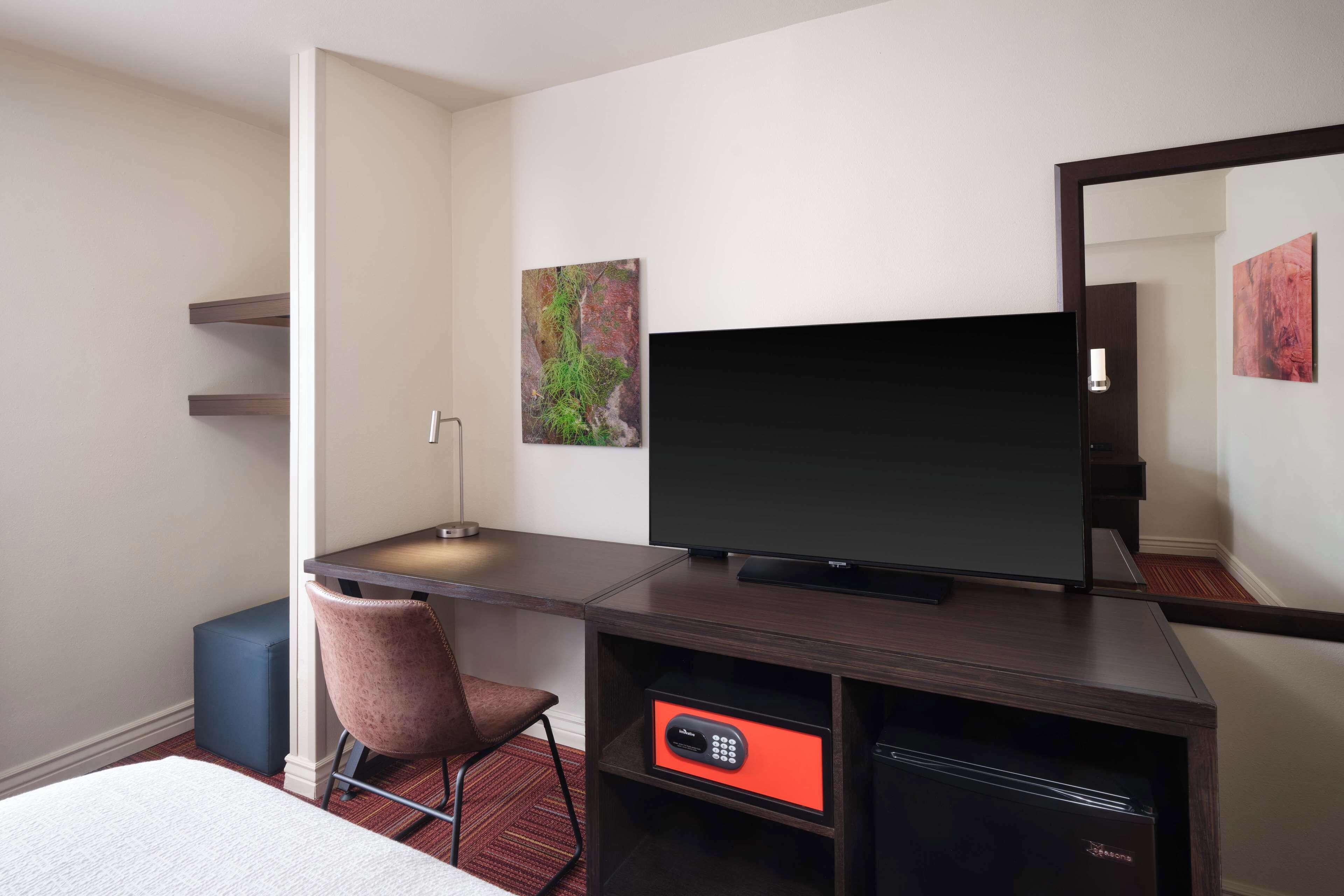 1 bedroom, premium bedding, desk, blackout curtains