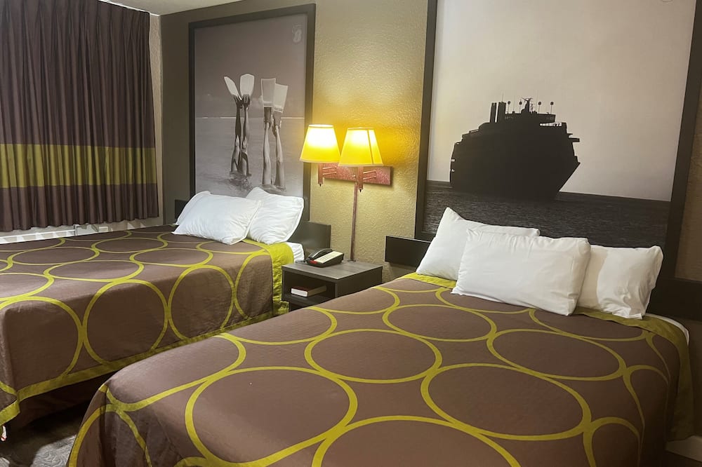Super 8 by Wyndham La Marque TX/Texas City Area