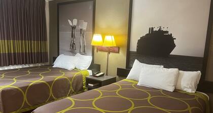 Super 8 by Wyndham La Marque TX/Texas City Area