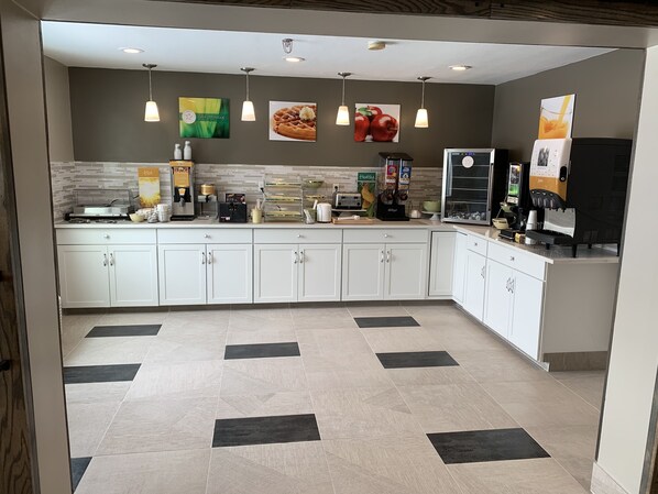 Free daily buffet breakfast 