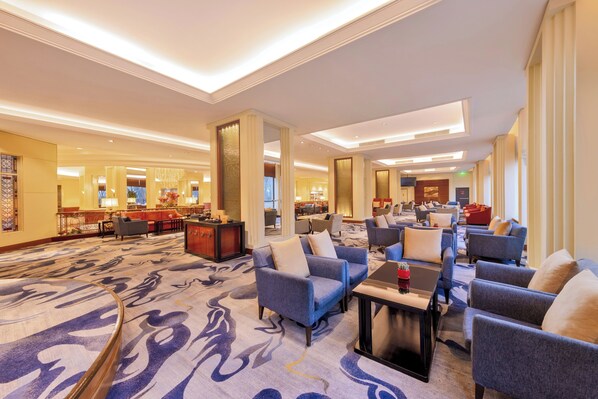 2 restaurants, breakfast served