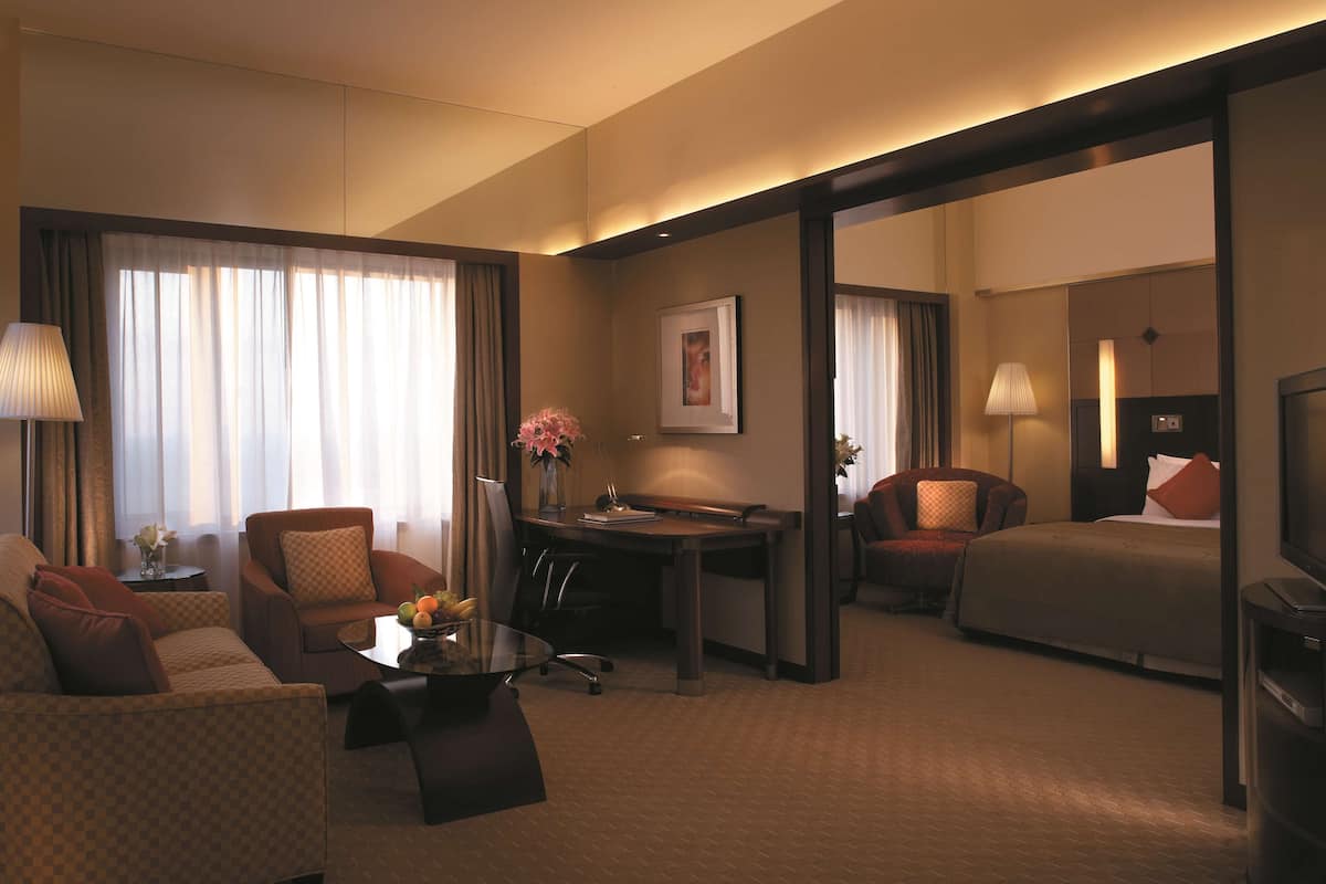 Suite ejecutiva, 1 cama King size | Ropa de cama de alta calidad, edredón y minibar