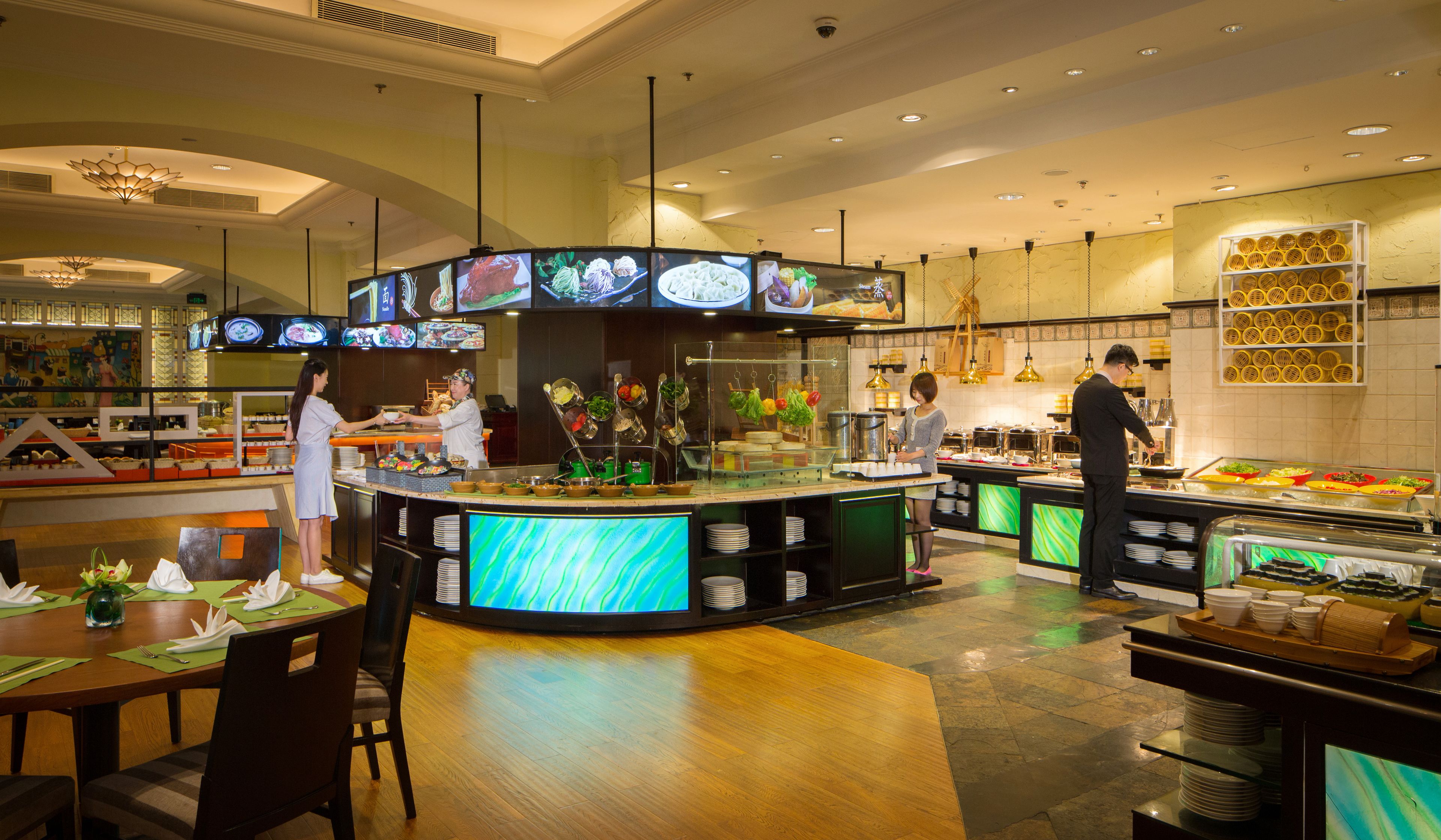 2 restaurants, breakfast served