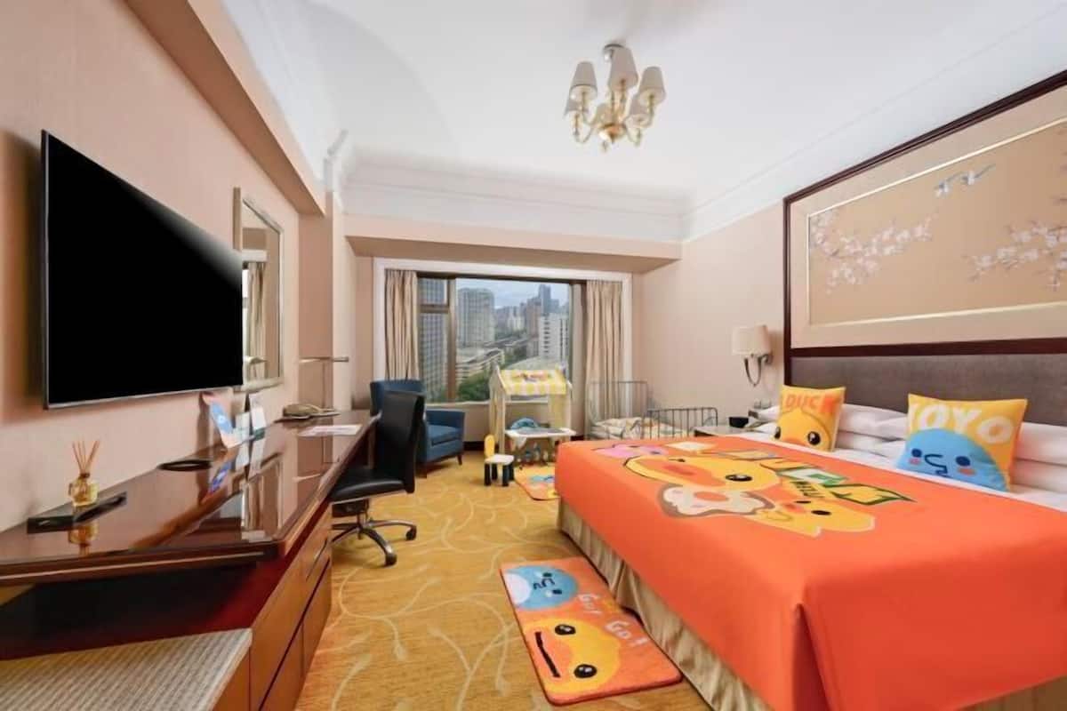 Minibar, in-room safe, desk, blackout drapes