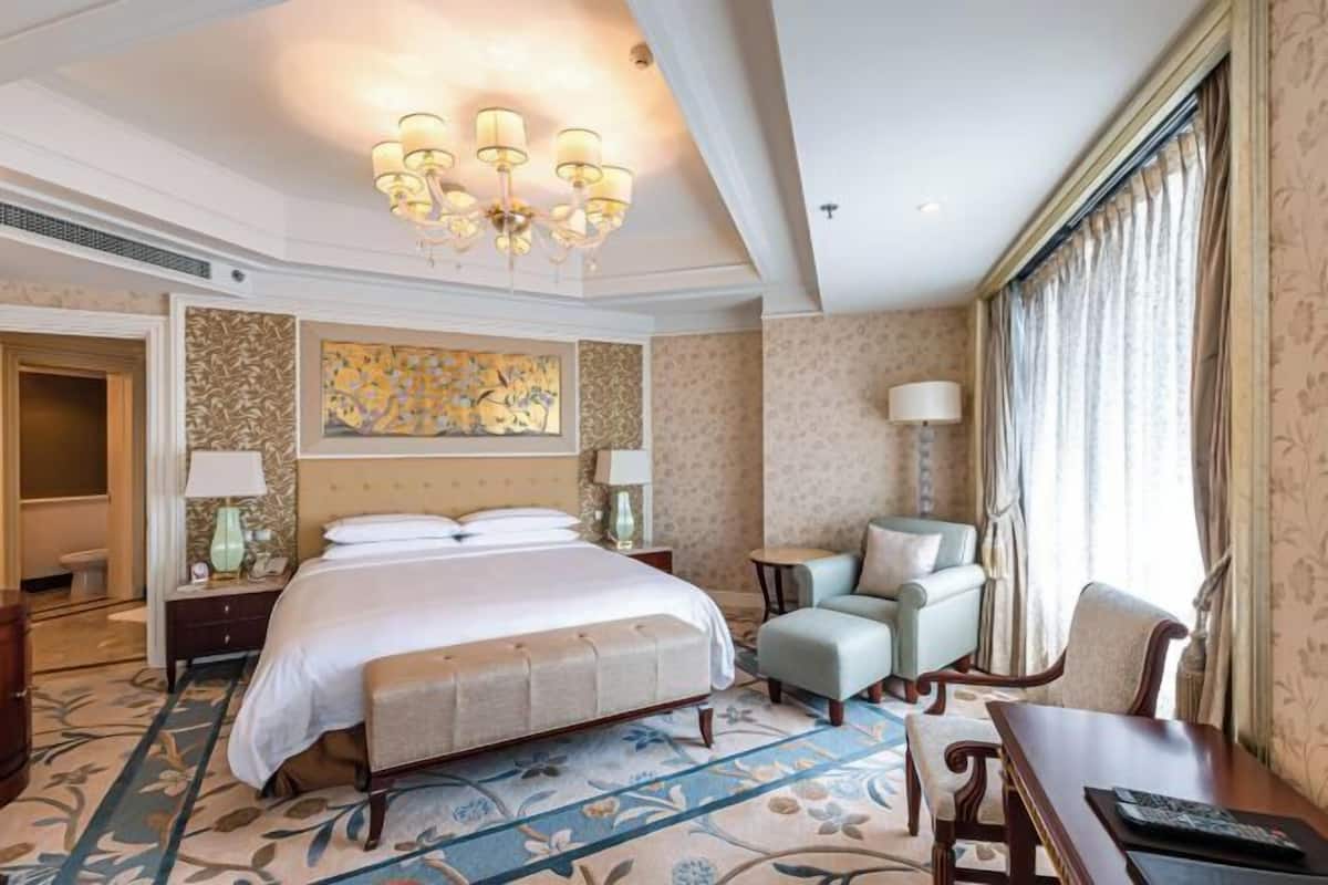 Minibar, in-room safe, desk, blackout drapes
