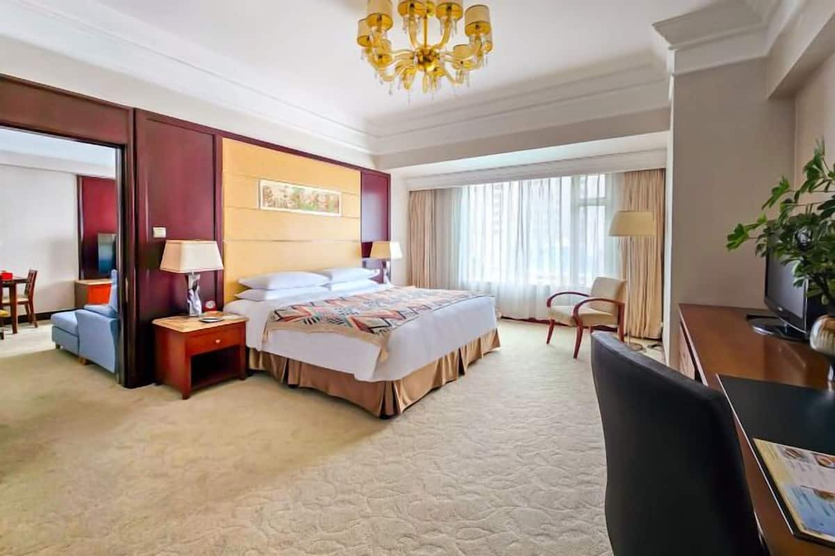 Minibar, in-room safe, desk, blackout drapes
