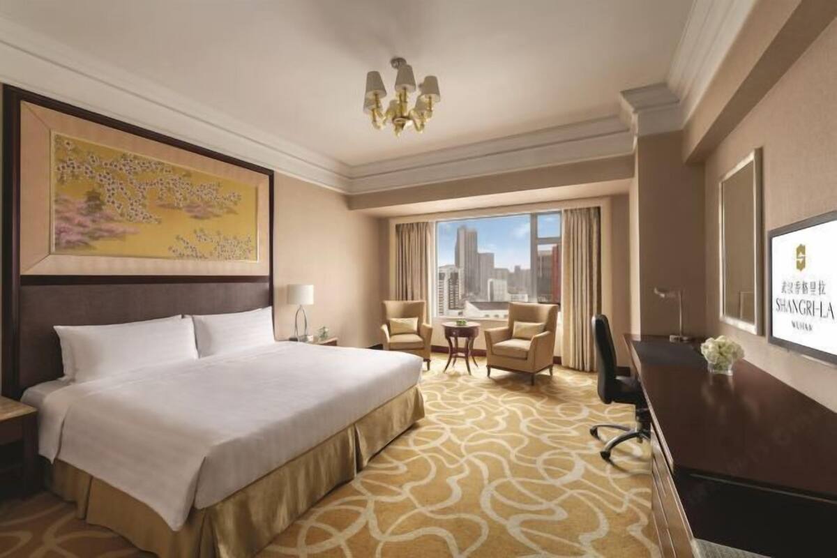 Minibar, in-room safe, desk, blackout drapes