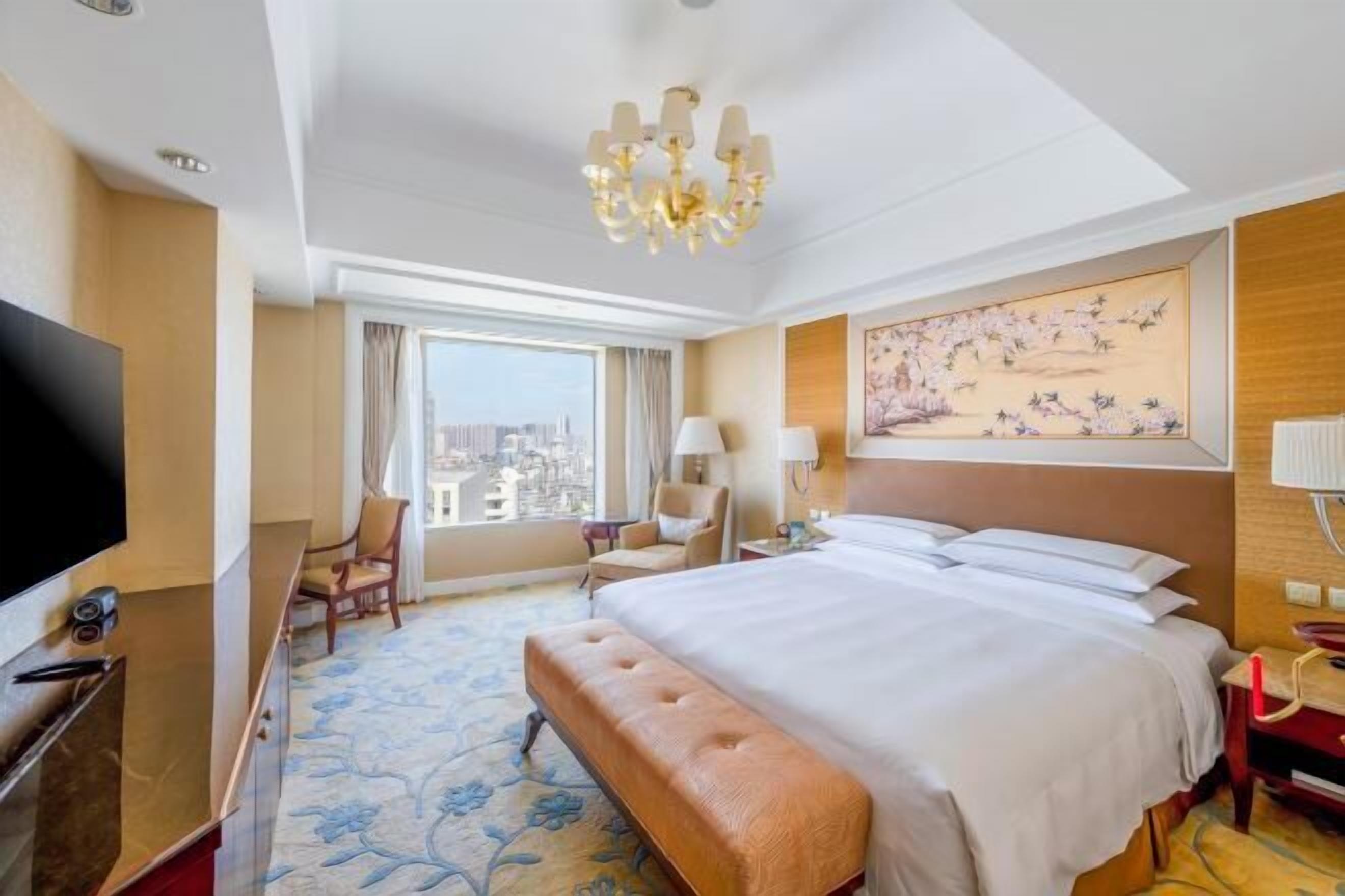 Minibar, in-room safe, desk, blackout drapes