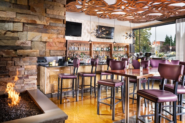 Dining - Staypineapple, Hotel Rose, Downtown Portland (Portland)