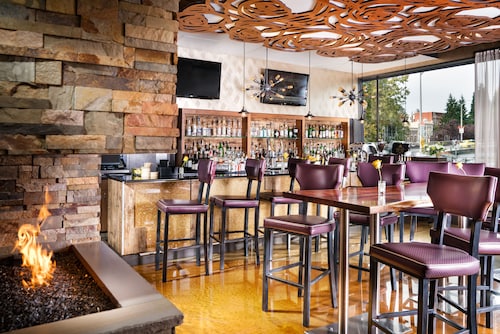 Staypineapple, Hotel Rose, Downtown Portland