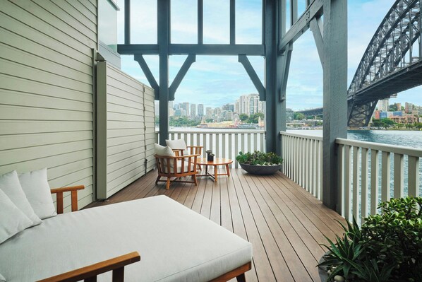 Suite, 1 King Bed, Balcony (Balcony)