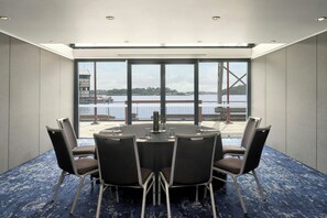 Ocean views, serves lunch, dinner and happy hour