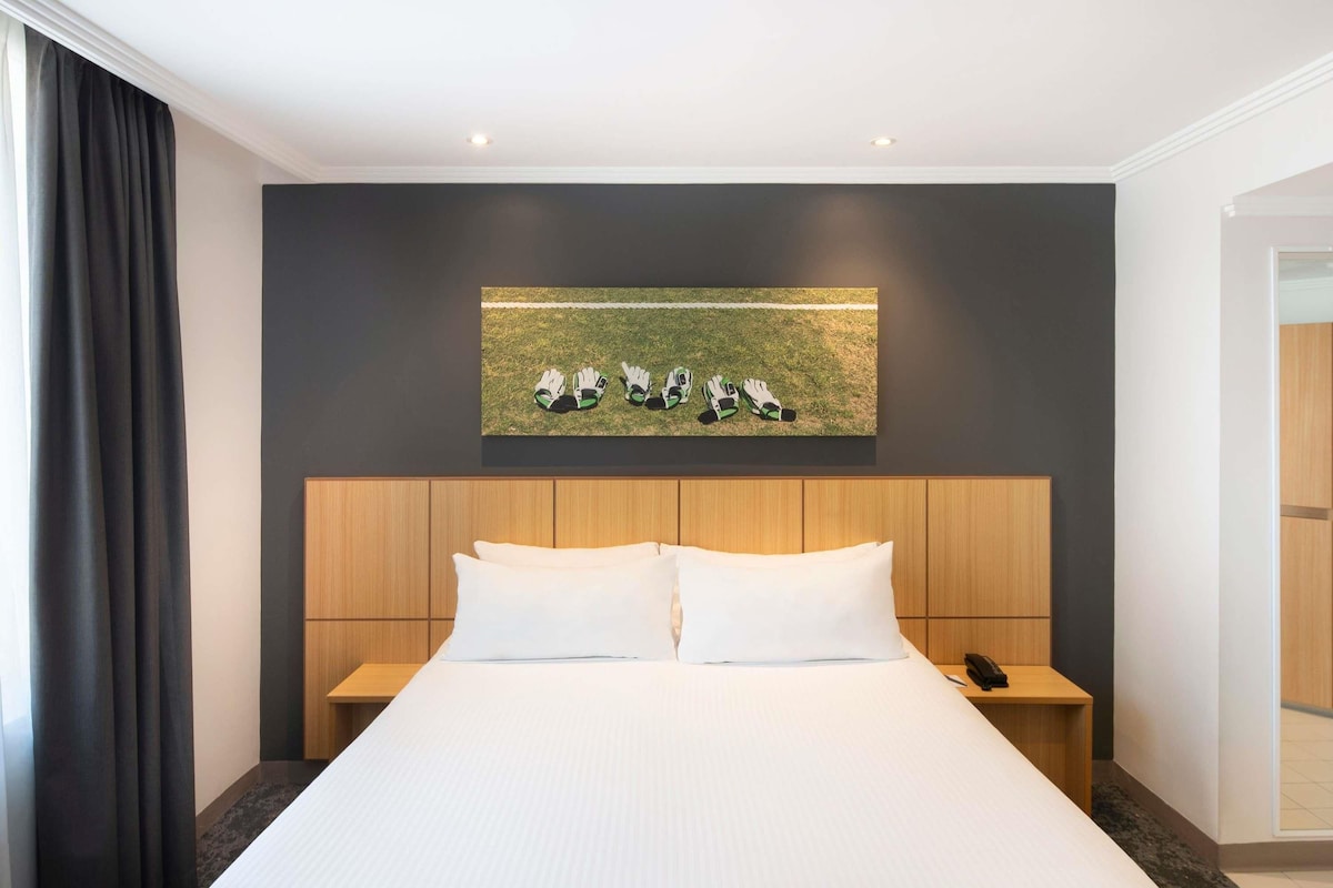 In-room safe, desk, laptop workspace, iron/ironing board