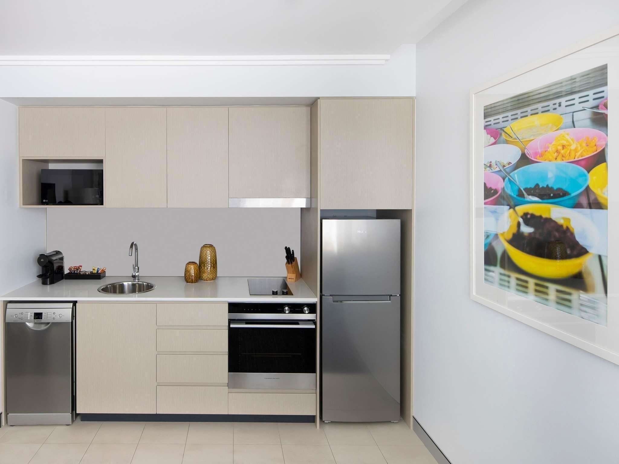 Executive 1 Bedroom Apartment: 1 King Bed