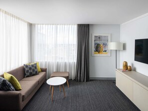 Executive 1 Bedroom Apartment: 1 King Bed - Mercure Sydney Bankstown (Bankstown)