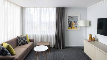 Executive 1 Bedroom Apartment: 1 King Bed | In-room safe, desk, laptop workspace, iron/ironing board