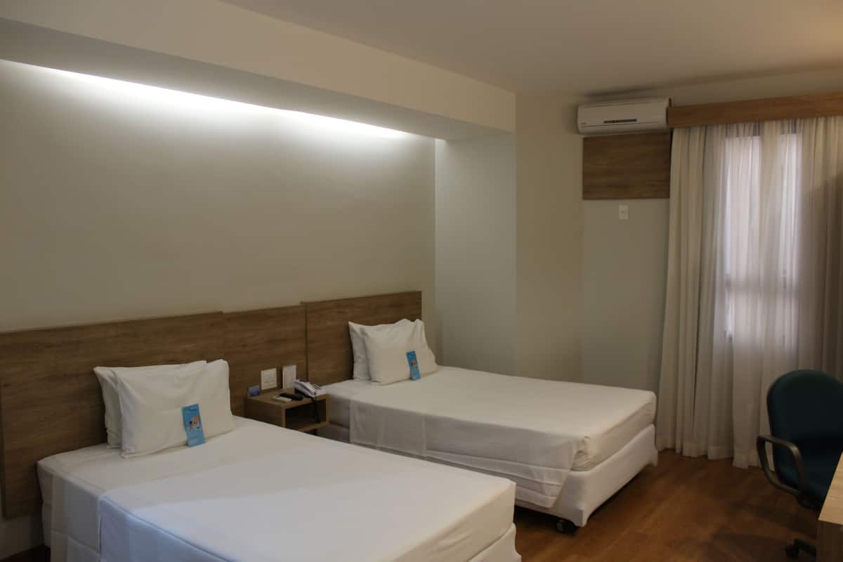 Superior Twin Room | In-room safe, desk, free WiFi, bed sheets