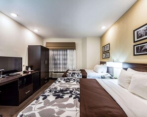 Standard Room, 1 Queen Bed, Non Smoking | In-room safe, iron/ironing board, cribs/infant beds, rollaway beds