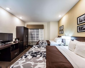 Standard Room, 1 Queen Bed, Non Smoking | In-room safe, iron/ironing board, cribs/infant beds, rollaway beds