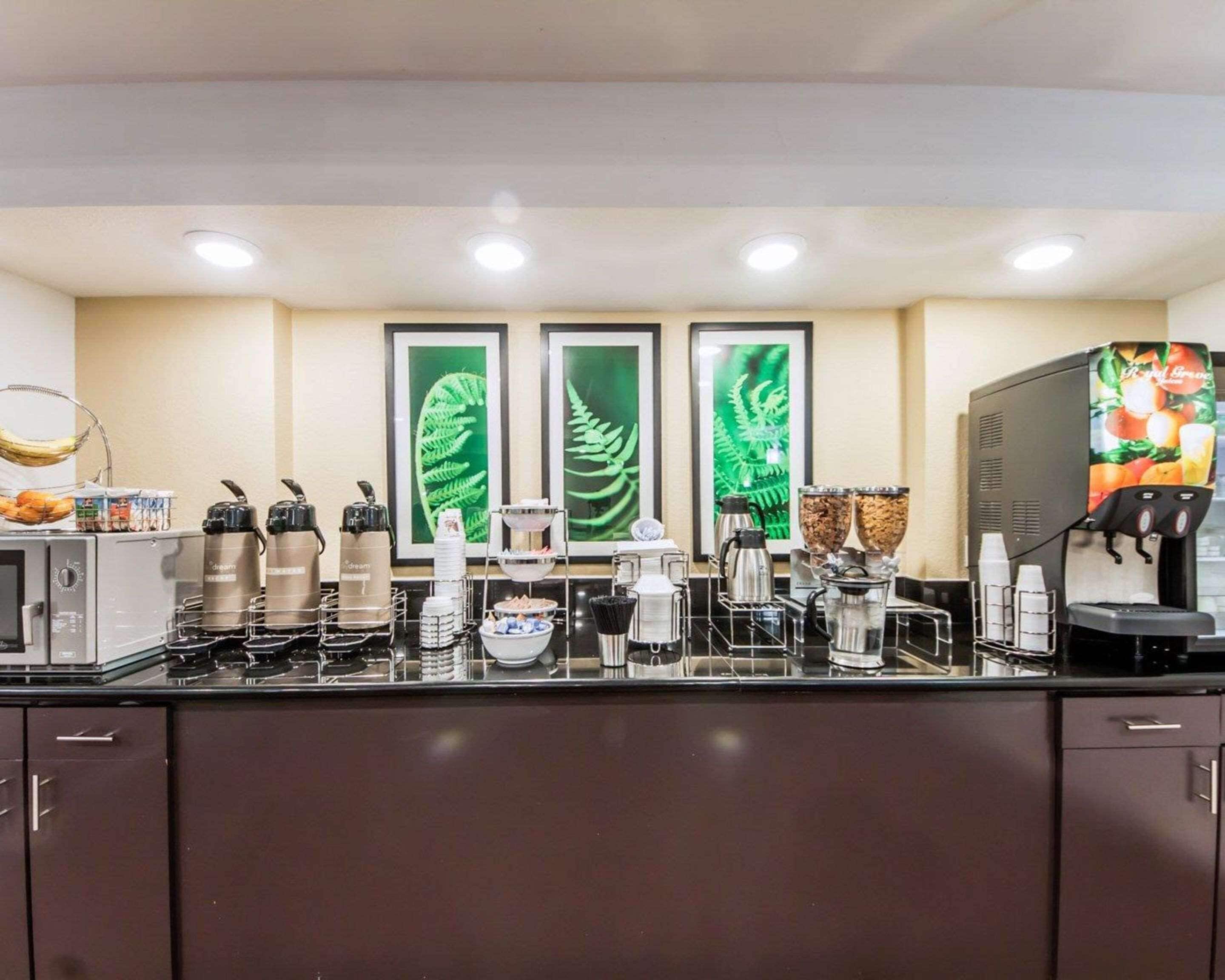 含每日外帶早餐