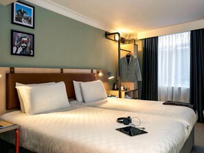 Standard Twin Room, 2 Single Beds | In-room safe, desk, iron/ironing board, free WiFi