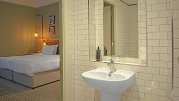 Standard Twin Room | Bathroom | Eco-friendly toiletries, hair dryer, towels, soap