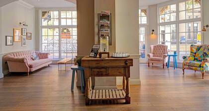 Bristol Grand Hotel By Sunday