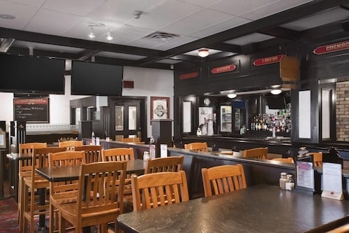 Travelodge by Wyndham Cambridge - Waterloo