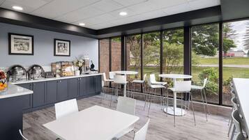 Esmorzar diari continental gratuït